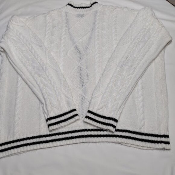TAYLOR SWIFT INSPIRED | White Chunky Cable Knit Oversized Cardigan Wool Blend OS - Picture 4 of 16